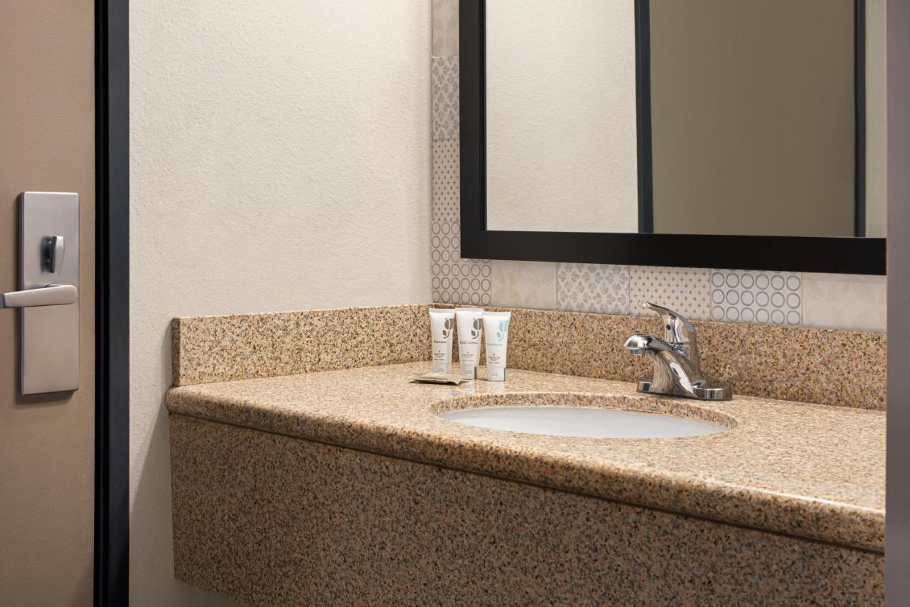 Country Inn & Suites By Radisson, Dunn, Nc מראה חיצוני תמונה