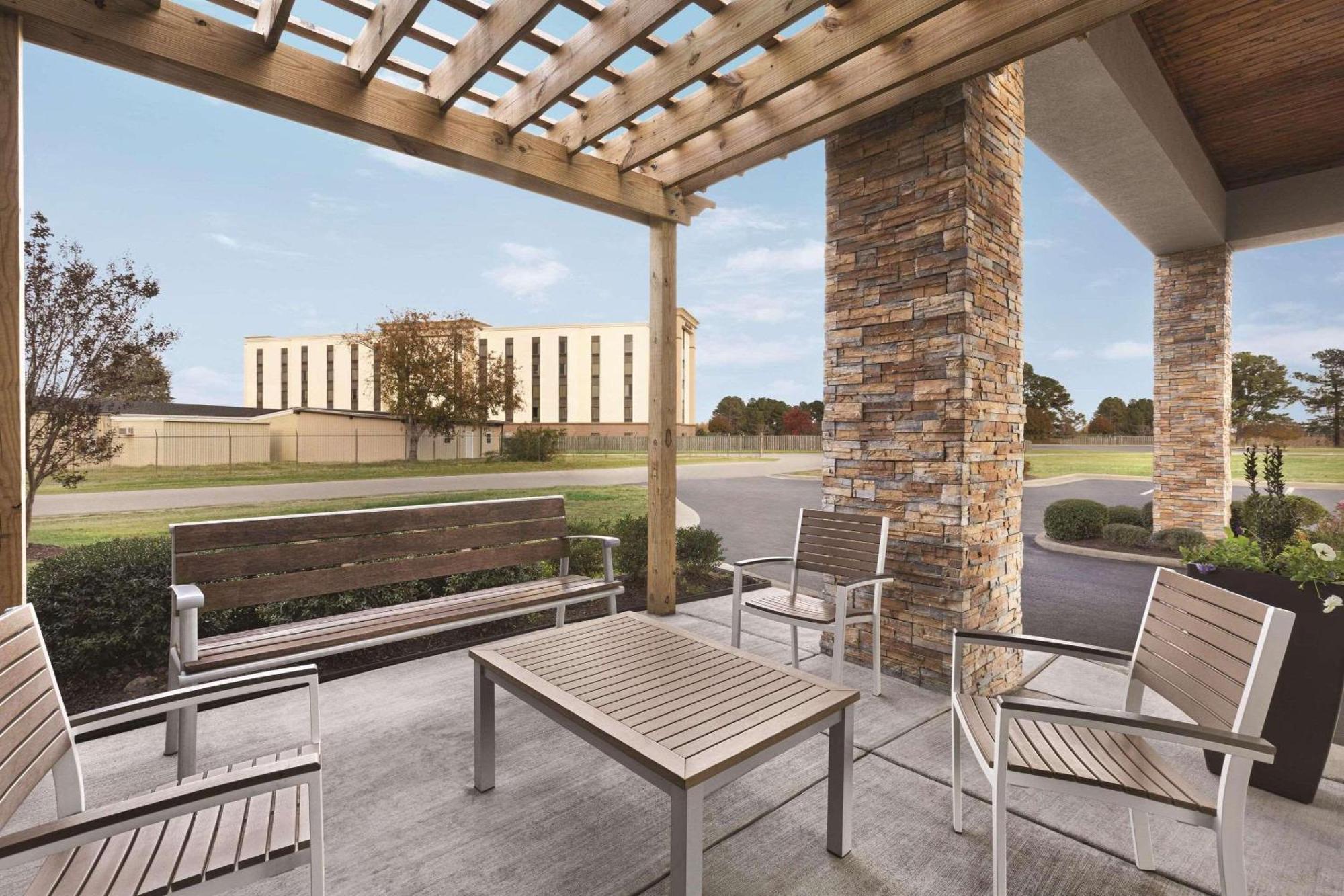 Country Inn & Suites By Radisson, Dunn, Nc מראה חיצוני תמונה